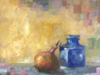 Oignon et bouteille bleue
